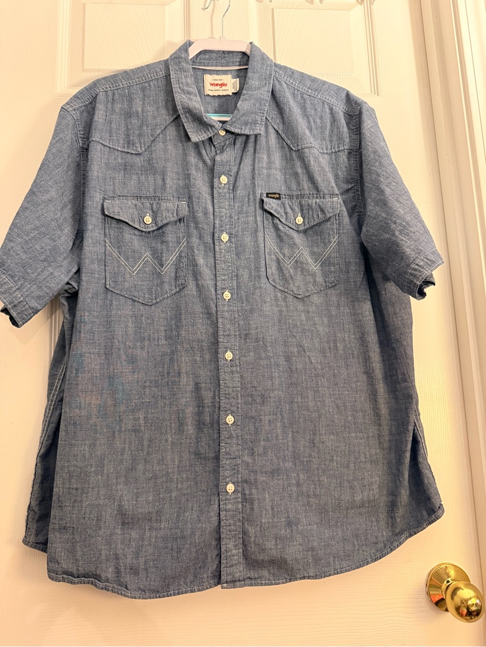 Wrangler Men's Short Sleeve Chambray Button-Down Shirt - Light Blue
